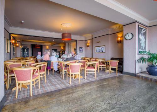 Smiths Hotel