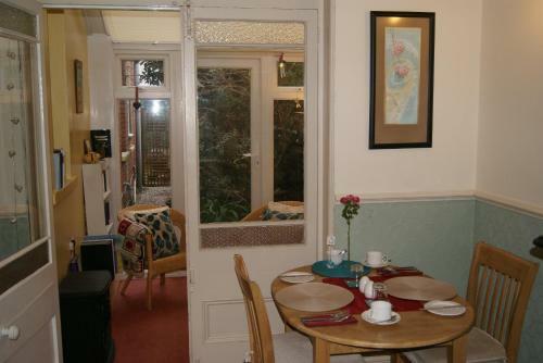 Hostal Beverley Guest House