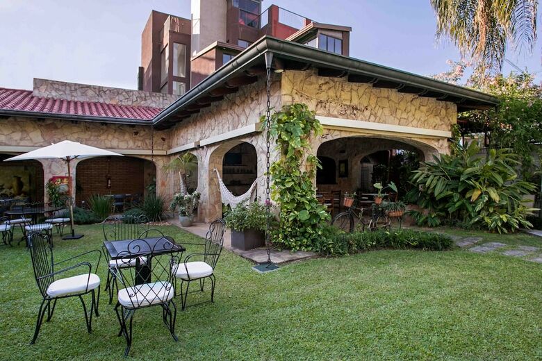 Las Lomas Casa Hotel