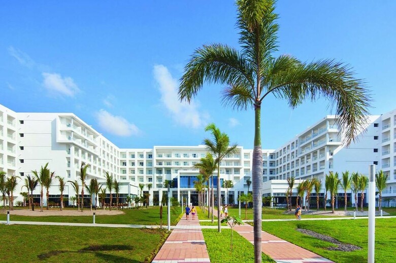 Hotel Riu Playa Blanca