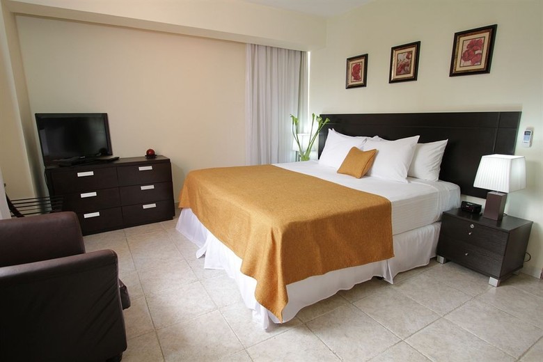 Az Hotel & Suites
