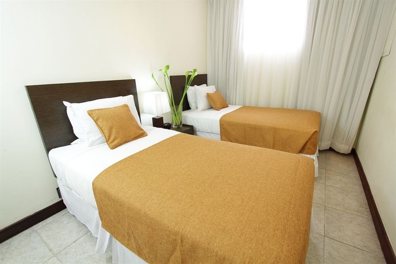 Az Hotel & Suites