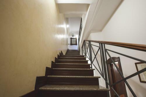 Hostal Lerux International