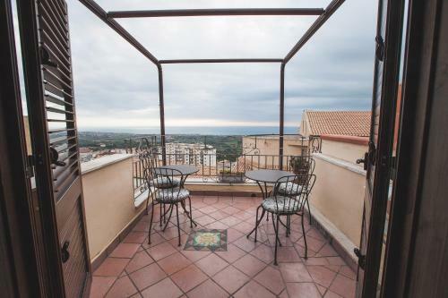 Hostal Lerux International