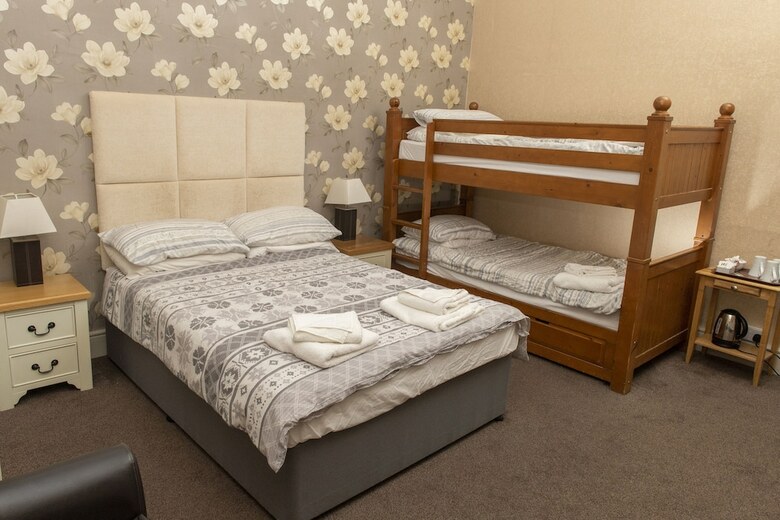 Hostal Eryl Mor Hotel