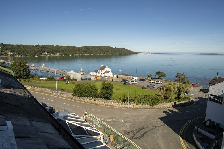 Hostal Eryl Mor Hotel