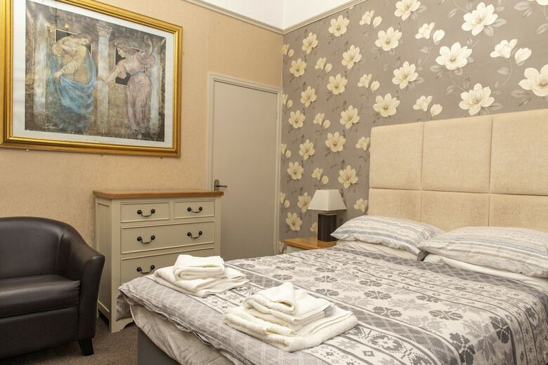 Hostal Eryl Mor Hotel