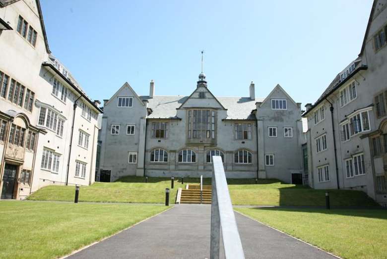 Hotel The Management Centre