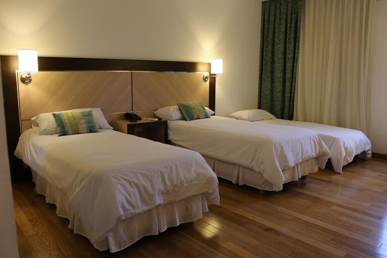 Hotel Plaza Central Canning