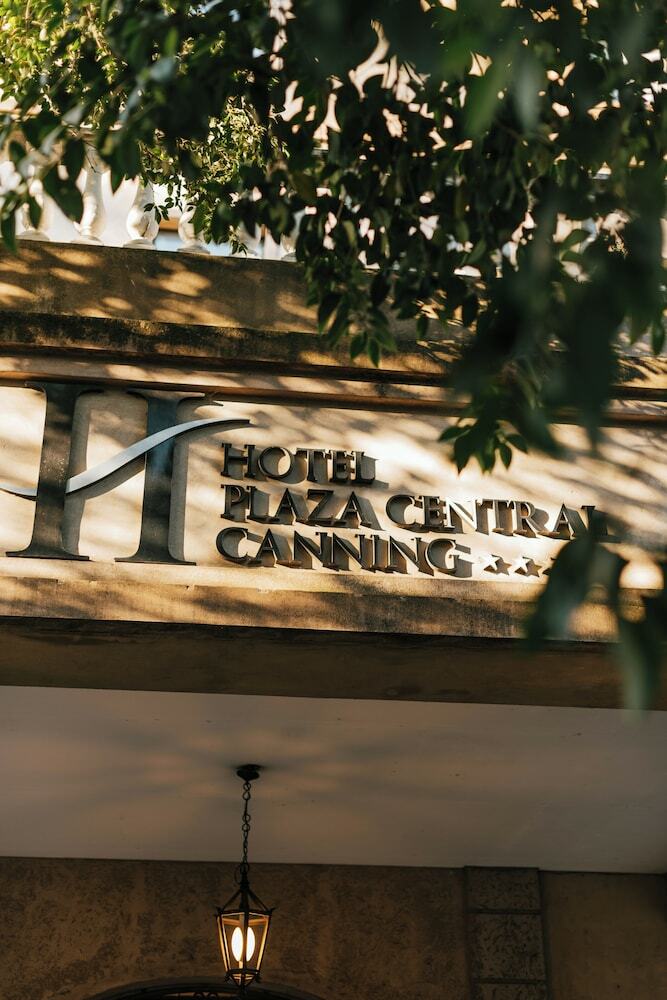 Hotel Plaza Central Canning