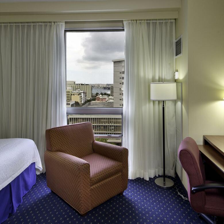 Hotel Courtyard By Marriott San Juan Miramar