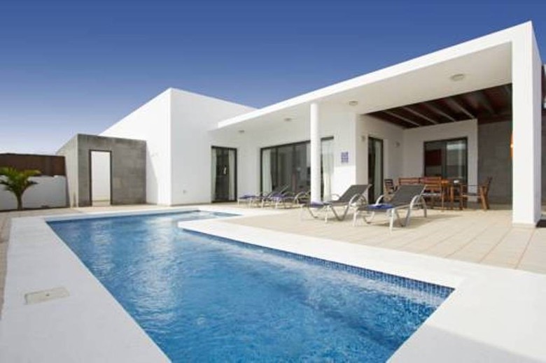 Villa Holiday Home Manuela