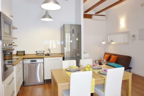 Singular Apartments Station
