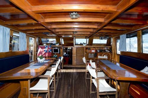Venezia Boat & Breakfast Caicco Freedom