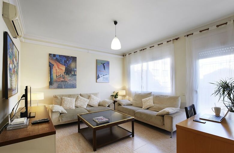 Ainb Diagonal Francesc Maci� Apartments