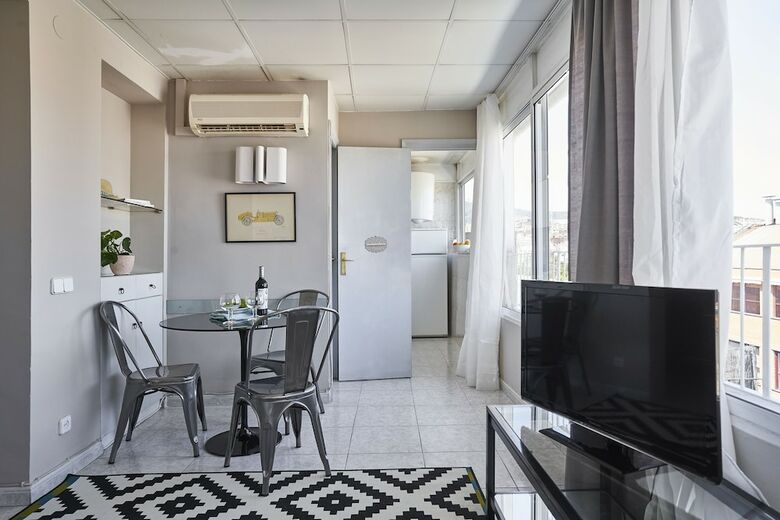 Ainb Diagonal Francesc Maci� Apartments