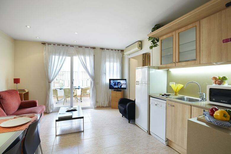 Ainb Diagonal Francesc Maci� Apartments