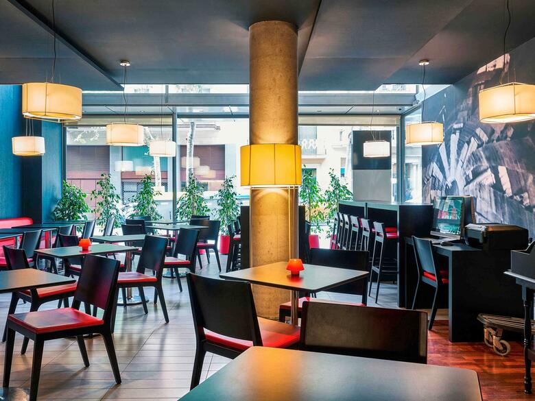 Hotel Ibis Barcelona Centro (sagrada Familia)