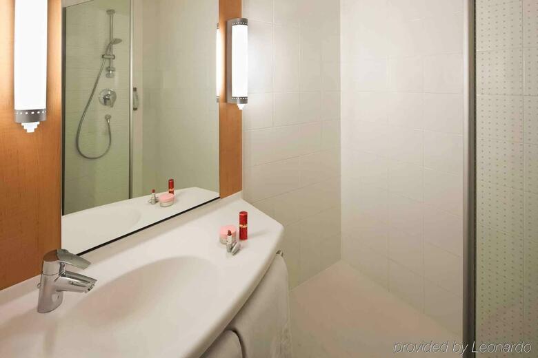 Hotel Ibis Barcelona Centro (sagrada Familia)