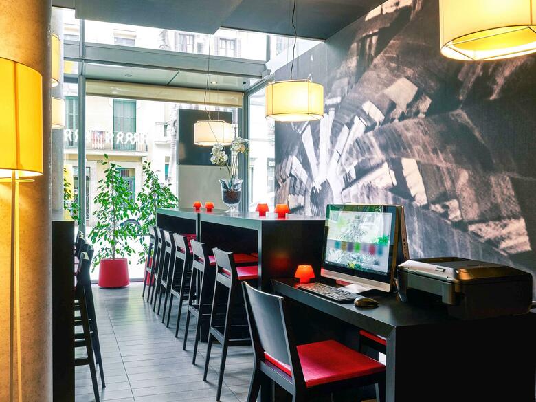 Hotel Ibis Barcelona Centro (sagrada Familia)
