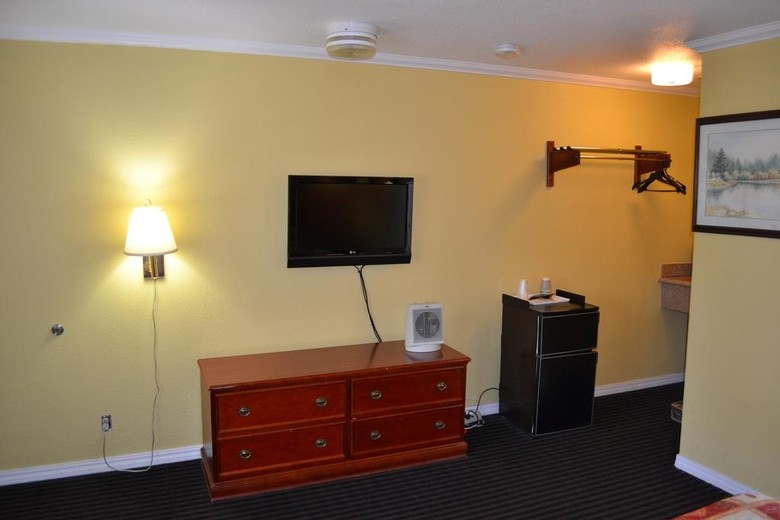 Hotel Alpha Inn And Suites