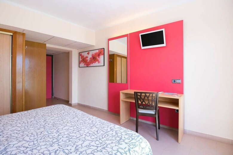 The Red Hotel By Ibiza Feeling