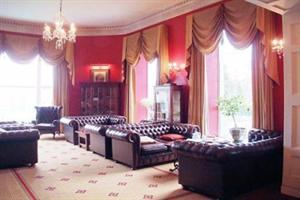 Hotel Castle Oaks House
