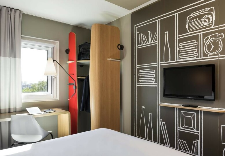 Hotel Ibis Heroes Square