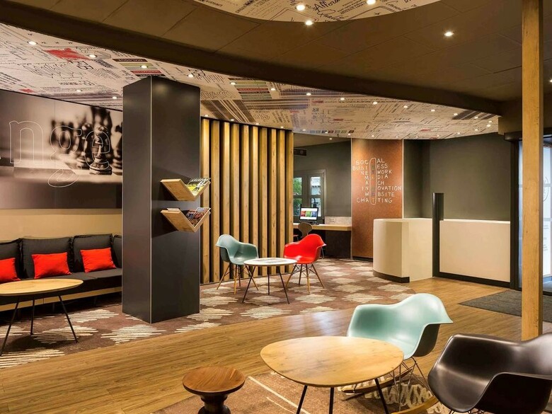Hotel Ibis Heroes Square