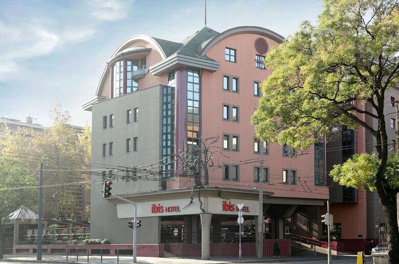 Hotel Ibis Heroes Square