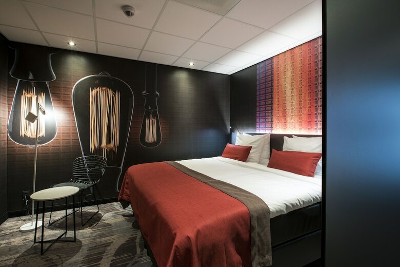 Crown Hotel Eindhoven Centre