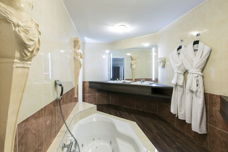Crown Hotel Eindhoven Centre