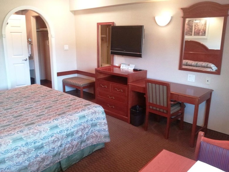 Alexis Park Hotel