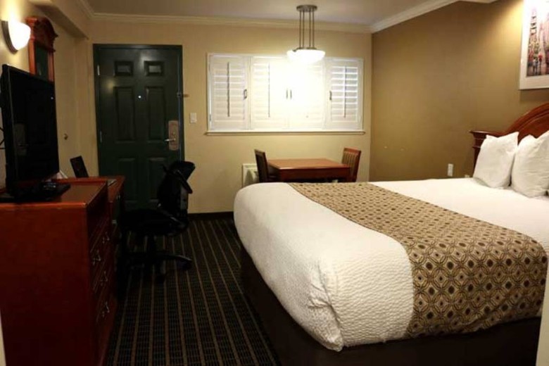 Alexis Park Hotel