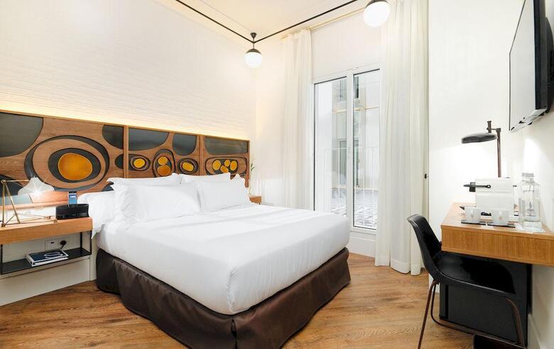 Hotel H10 Metropolitan