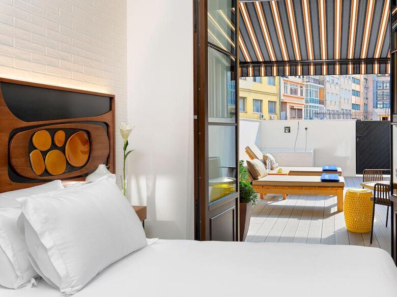 Hotel H10 Metropolitan