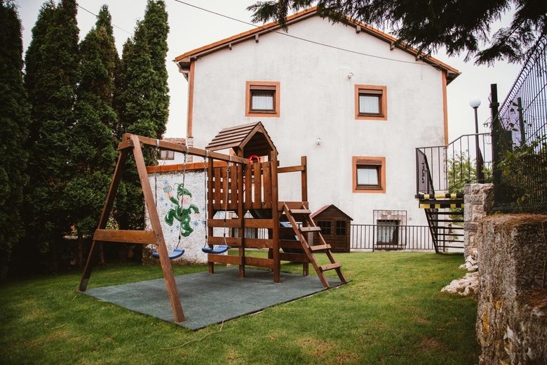 Apartamentos Rurales El Requexu