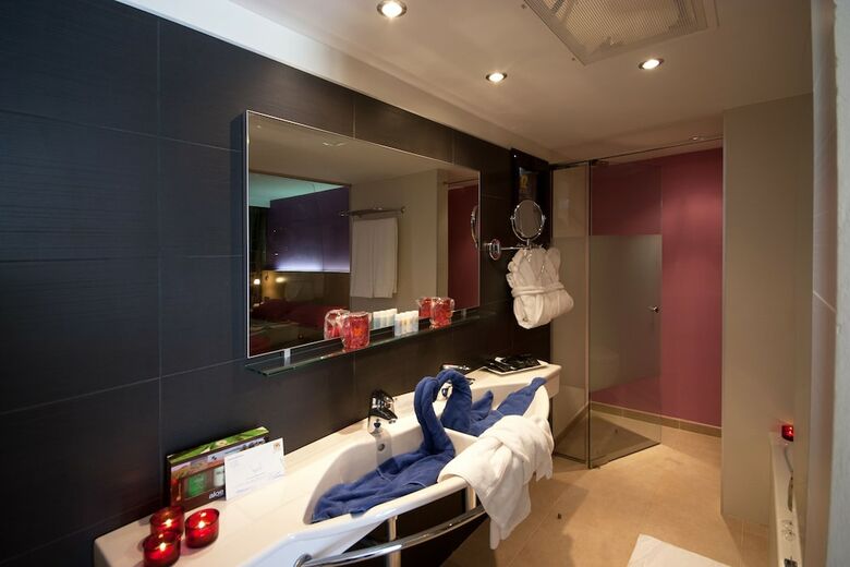 Hotel Romantic Fantasia Dreams