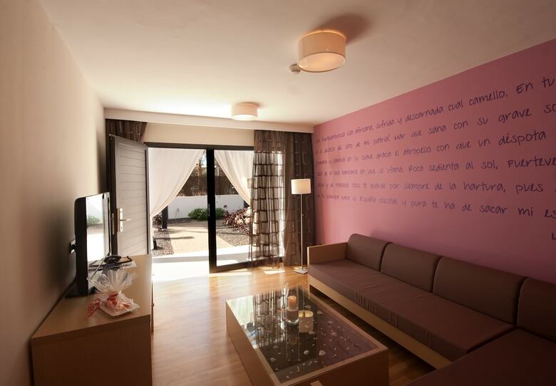 Hotel Romantic Fantasia Dreams