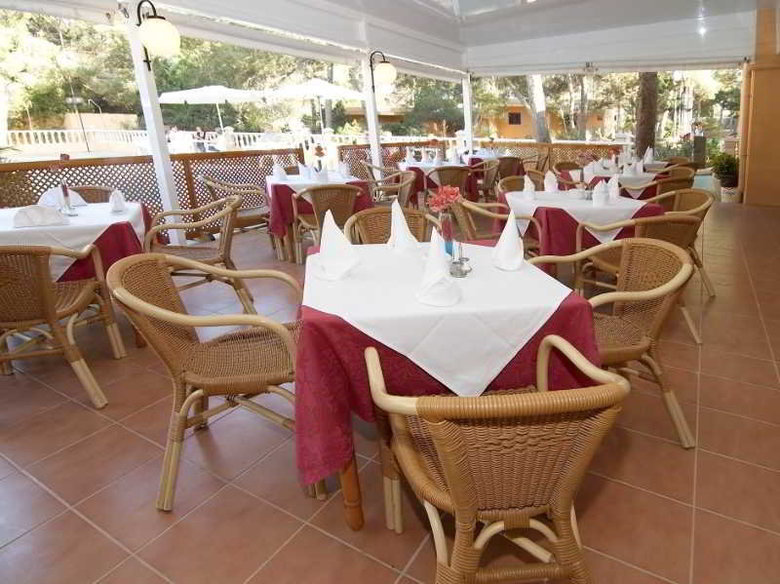 Aparthotel Apartamentos Ses Eufabietes