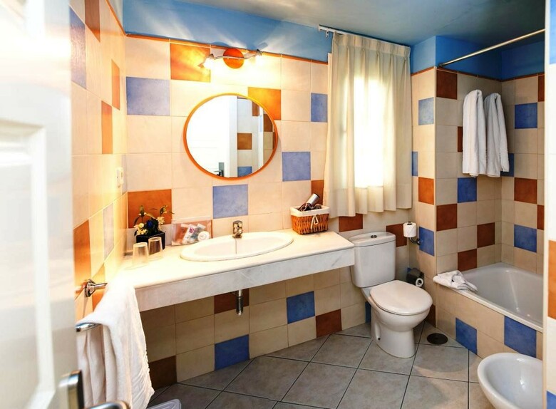 Apartamentos Livvo Puerto De Mog�n