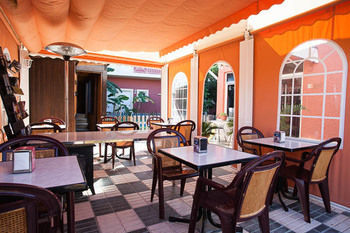 Hostal Alhaja Playa