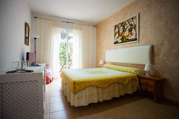 Hostal Alhaja Playa