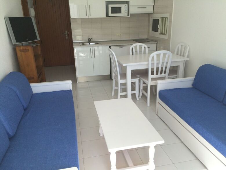 Llevant Apartamentos