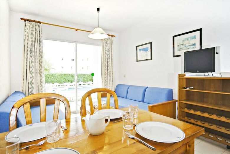 Llevant Apartamentos