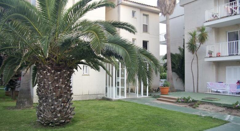 Llevant Apartamentos