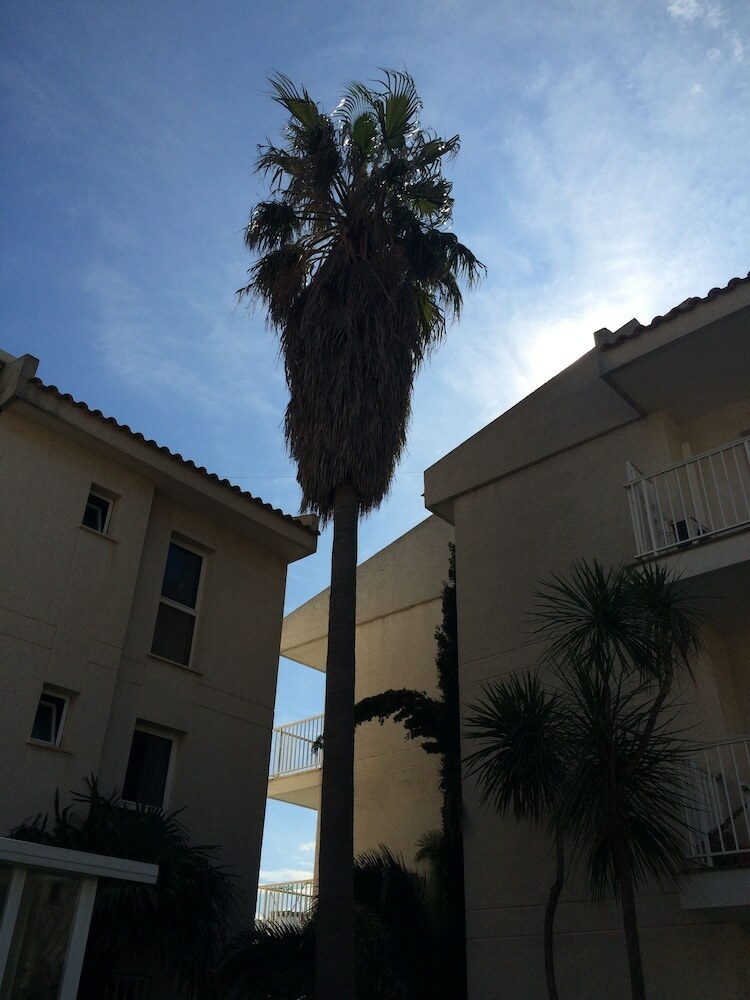 Llevant Apartamentos