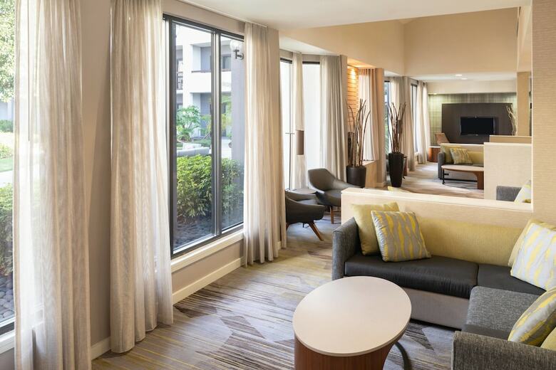 Hotel Courtyard By Marriott Orlando Airport