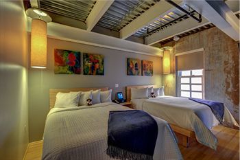 Hotel Nylo Dallas South Side