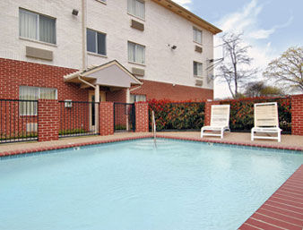 Hotel Days Inn And Suites Dallas